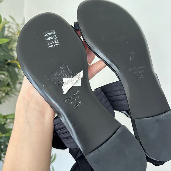 Giuseppe Zanotti Satin Toe Ring Bow Detail Flat Sandals Black 38.5 - Picture 8 of 8